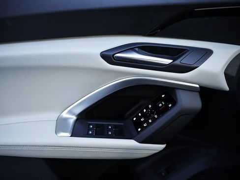 New 2025 Audi Q5 Premium image 13