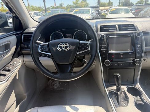 Used 2017 Toyota Camry XLE w/ Moonroof Package FWD image 16