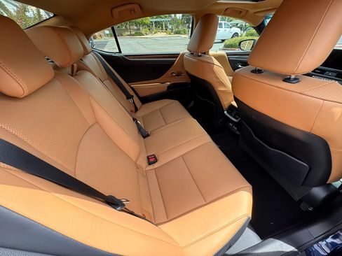 Used 2023 Lexus ES 300h w/ Premium Package FWD image 14