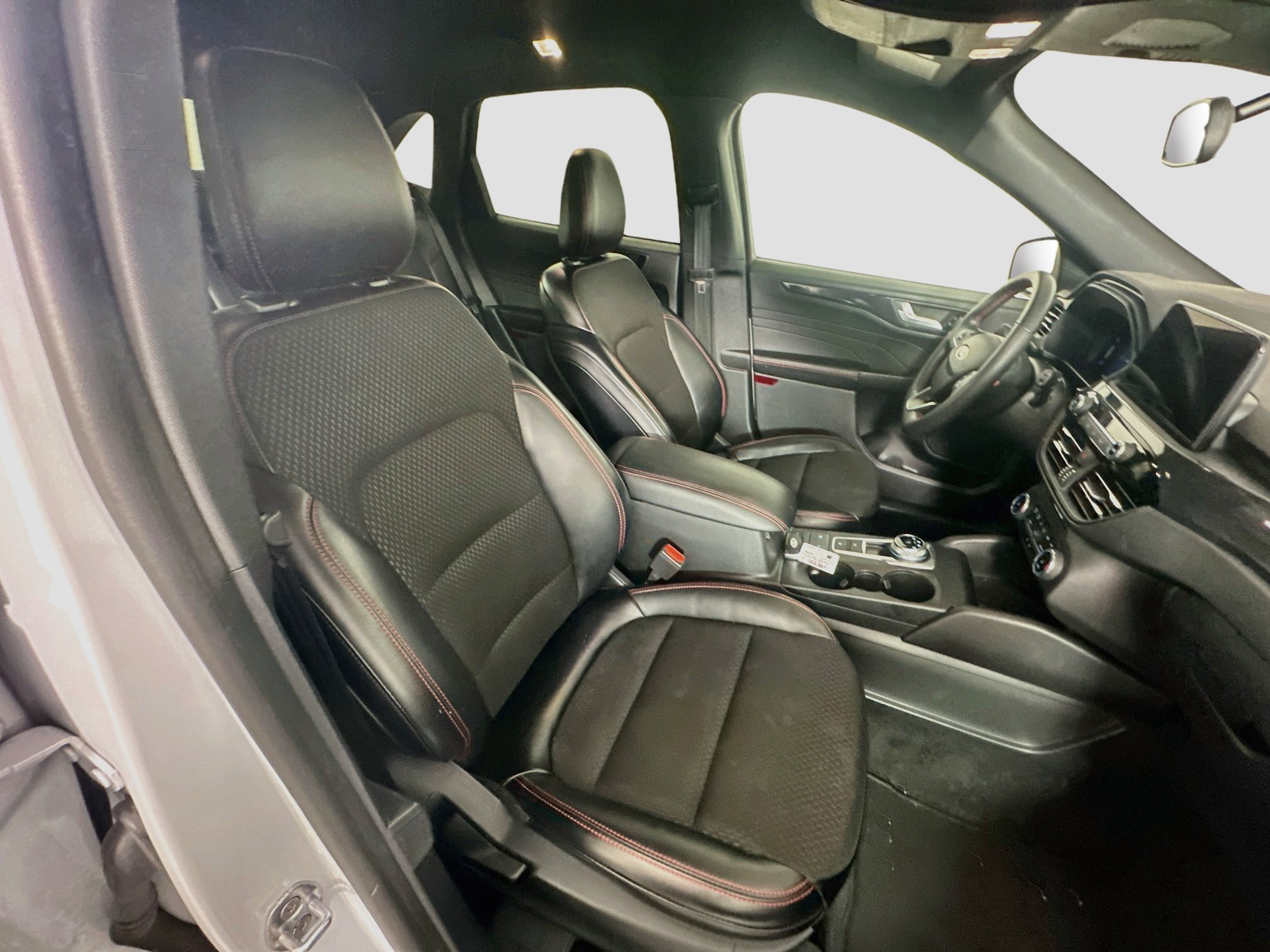 Used 2025 Ford Escape ST-Line FWD image 30