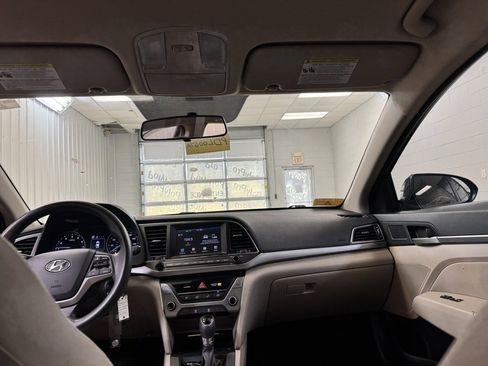 Used 2018 Hyundai Elantra SEL w/ Cargo Package image 19