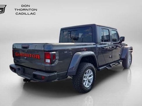 Used 2023 Jeep Gladiator Sport AWD/4WD image 5