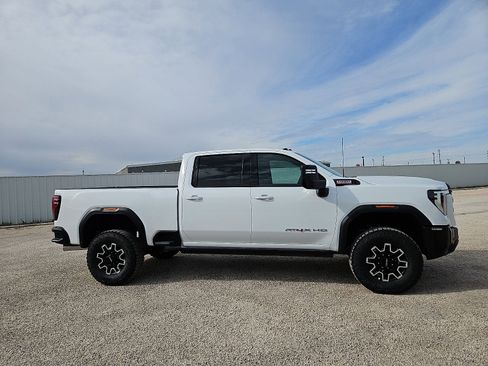 New 2026 GMC Sierra 2500 AT4X image 6