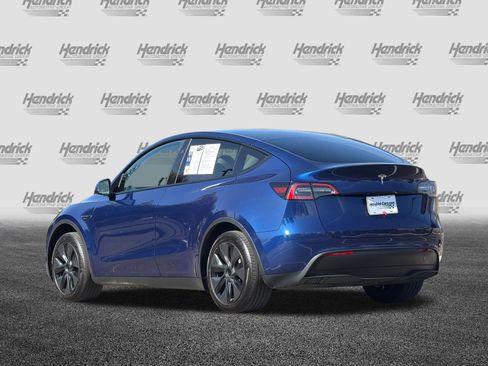 Used 2024 Tesla Model Y 2WD image 7