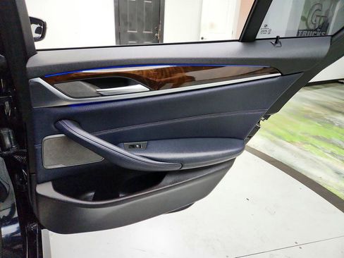 Used 2019 BMW 530i 530i w/ M Sport Package image 30