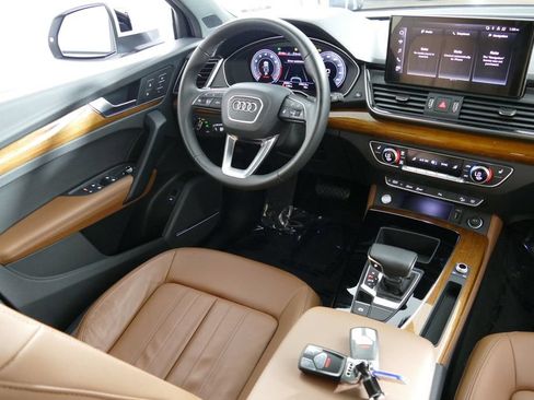 Used 2023 Audi Q5 2.0T Premium Plus w/ Premium Plus Package AWD/4WD image 24