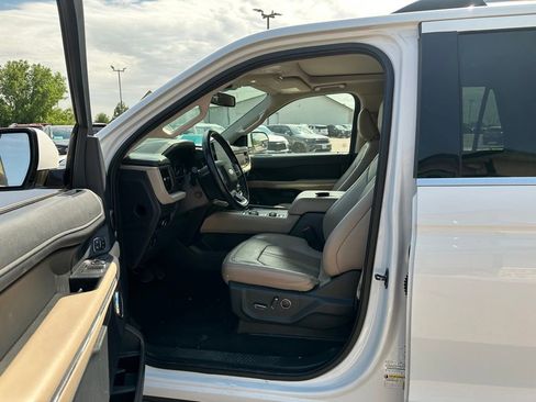 Used 2024 Ford Expedition Max Limited AWD/4WD image 10