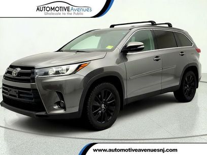 Used 2019 Toyota Highlander SE
