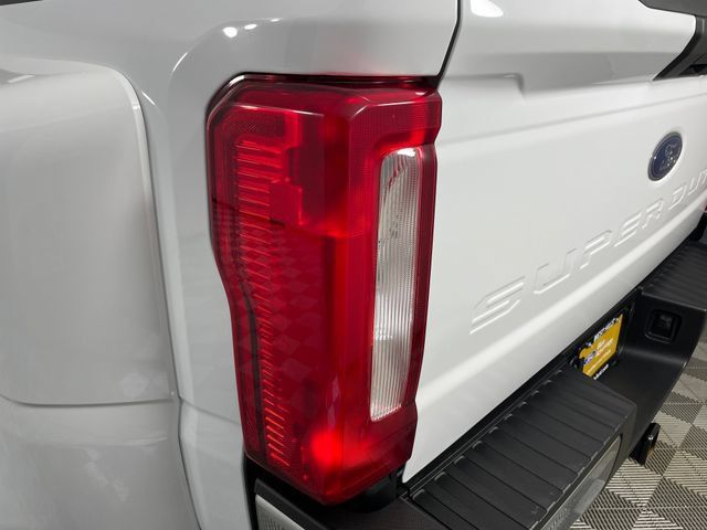 Certified 2024 Ford F350 XL w/ Snow Plow/Camper Package AWD/4WD image 17