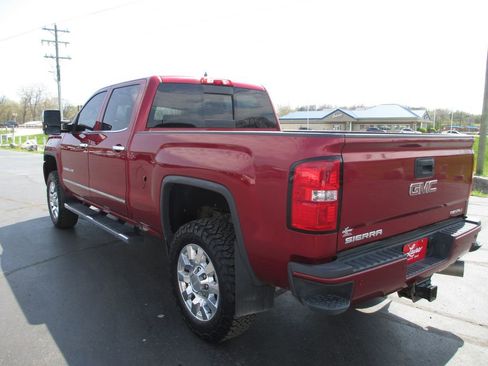 Used 2019 GMC Sierra 2500 Denali w/ Duramax Plus Package image 12