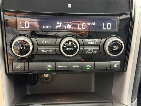 Used 2021 Subaru Ascent Limited w/ Technology Package AWD/4WD image 36