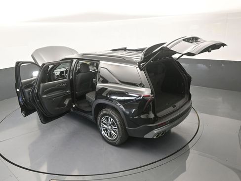 Used 2025 Chevrolet Traverse LT FWD image 66
