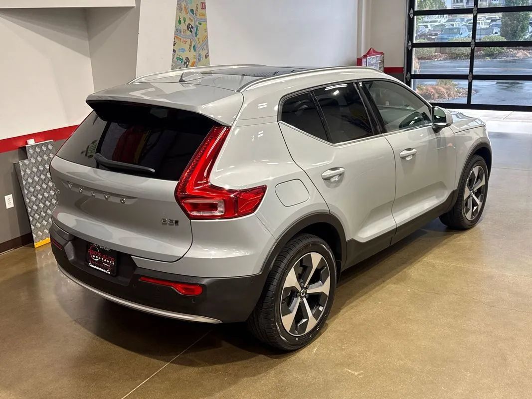 Used 2024 Volvo XC40 B5 Plus AWD/4WD image 60