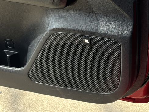 Used 2019 Toyota Tacoma Limited image 28