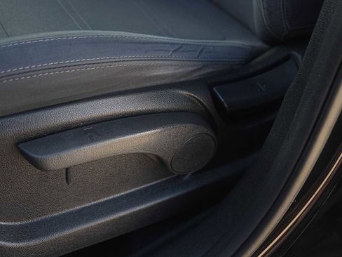 Used 2019 Kia Sorento L image 12