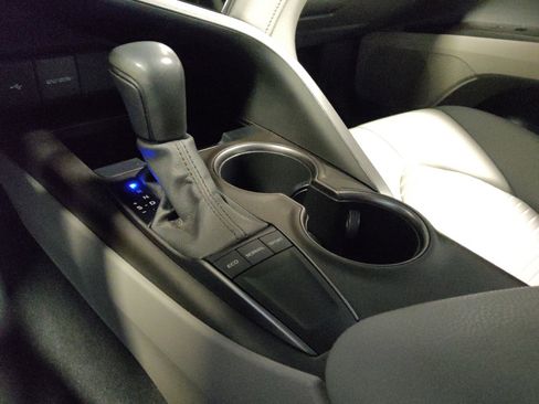 Used 2022 Toyota Camry SE image 26