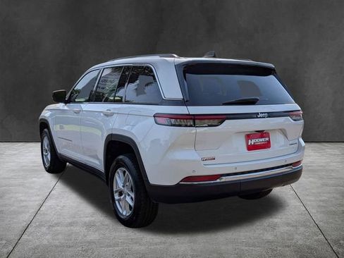 Used 2023 Jeep Grand Cherokee Laredo w/ Trailer Tow Prep Group (B) RWD image 7