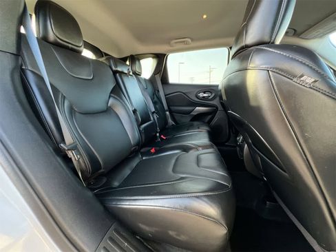 Used 2020 Jeep Cherokee Limited image 20