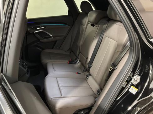 Certified 2025 Audi Q5 2.0T Premium w/ Convenience Package image 19