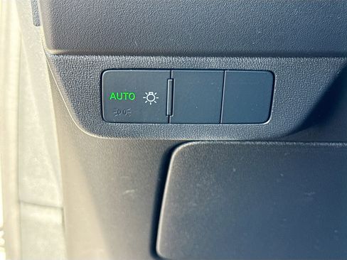 Used 2023 Audi Q4 e-tron Premium w/ Convenience Package image 35