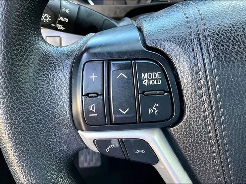 Used 2018 Toyota Highlander Plus image 19