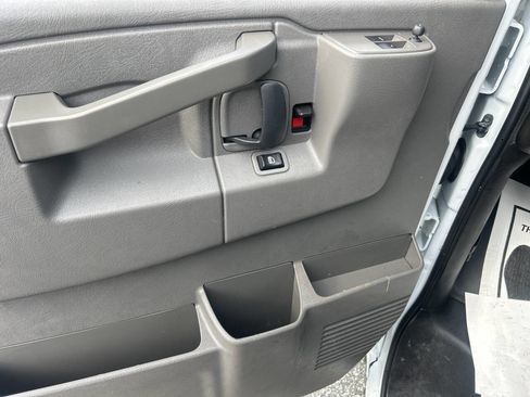 Used 2021 Chevrolet Express 2500 w/ Driver Convenience Package image 10