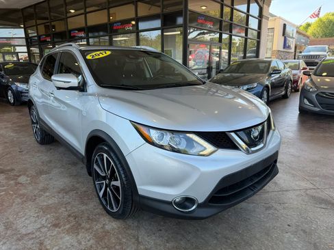 Used 2017 Nissan Rogue Sport SL w/ SL Premium Package image 1