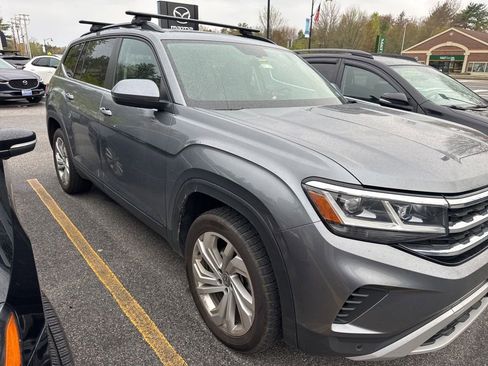Used 2023 Volkswagen Atlas SE AWD/4WD image 3