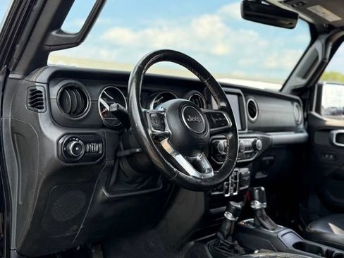 Used 2021 Jeep Wrangler Unlimited Sahara AWD/4WD image 9