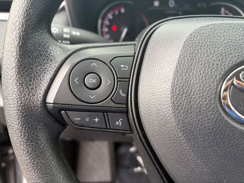 Used 2025 Toyota RAV4 XLE AWD/4WD image 14