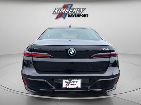Used 2025 BMW 740i xDrive w/ Premium Package AWD/4WD image 4