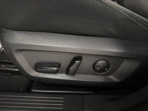 Used 2023 Nissan Rogue SV AWD/4WD image 10