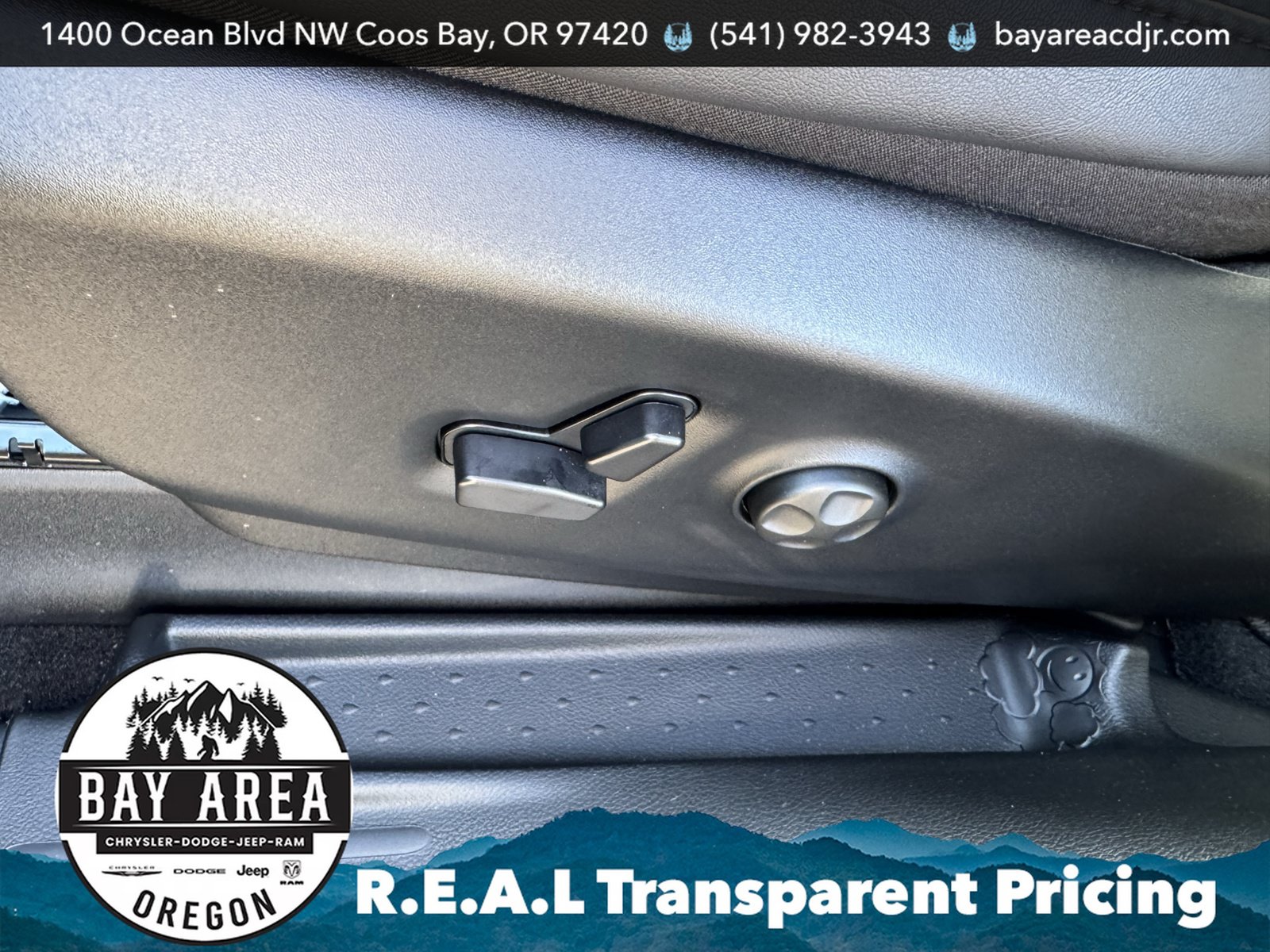 New 2026 Chrysler Pacifica Select AWD/4WD image 13