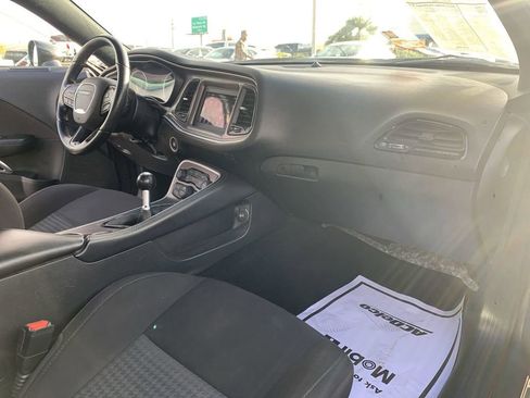 Used 2022 Dodge Challenger R/T w/ Driver Convenience Group image 28