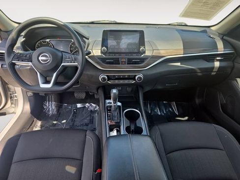 Used 2024 Nissan Altima 2.5 SV FWD image 10