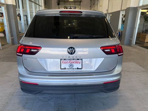 Used 2023 Volkswagen Tiguan SE FWD image 6