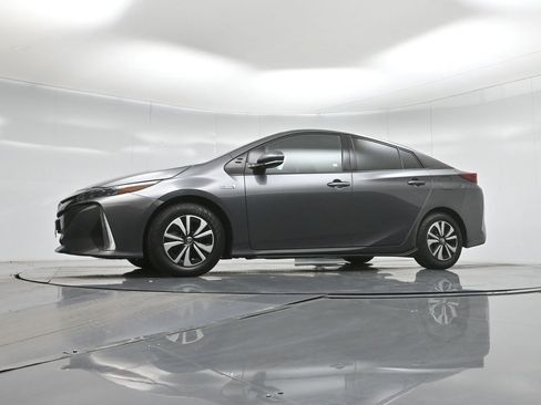 Used 2018 Toyota Prius Prime Plus image 49