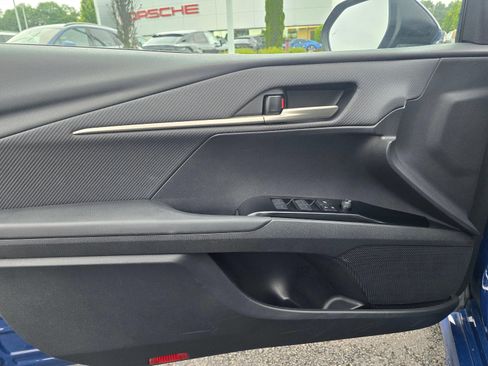 Used 2025 Toyota Camry SE FWD image 30