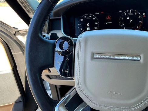 Used 2018 Land Rover Range Rover HSE image 12