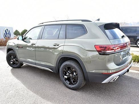 New 2026 Volkswagen Atlas Peak Edition image 4
