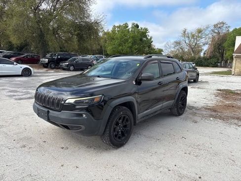 Used 2019 Jeep Cherokee Trailhawk w/ Cold Weather Group image 2