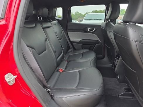 Used 2023 Jeep Compass Latitude AWD/4WD image 3