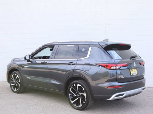 Used 2025 Mitsubishi Outlander 4WD Plug-In Hybrid image 38