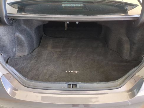 Used 2016 Toyota Camry SE w/ Moonroof Package FWD image 30