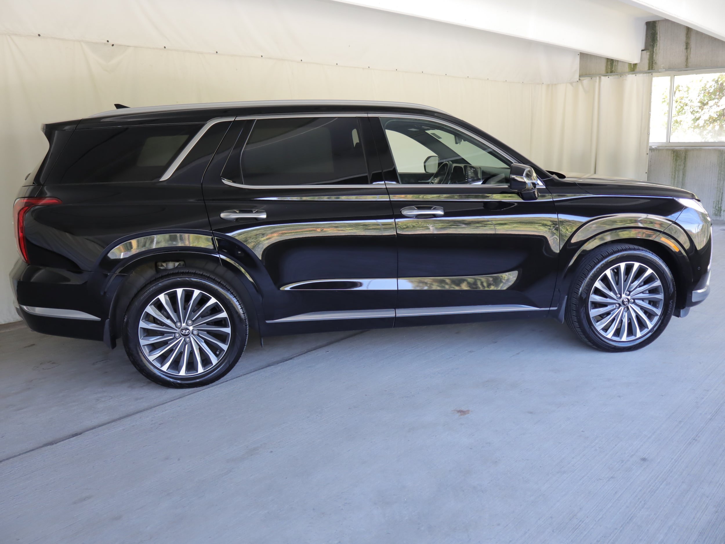 Used 2024 Hyundai Palisade Calligraphy AWD/4WD image 6