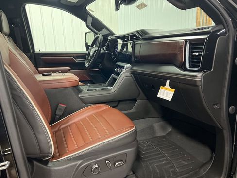 Certified 2024 GMC Sierra 2500 Denali Ultimate image 8