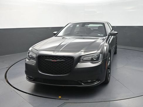 Used 2023 Chrysler 300 S RWD image 2