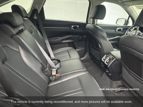 Used 2023 Kia Sorento S w/ Panoramic Sunroof Package FWD image 12