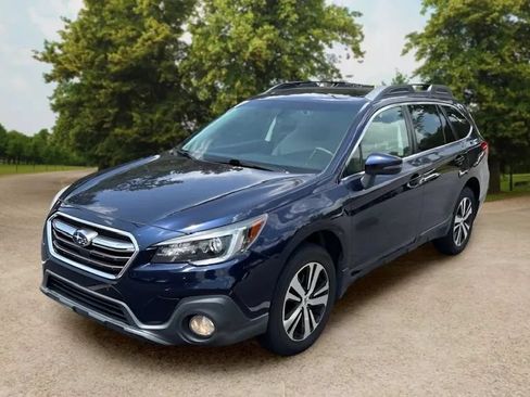 Used 2018 Subaru Outback 3.6R Limited AWD/4WD image 4