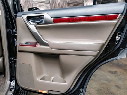 Used 2016 Lexus GX 460 image 49